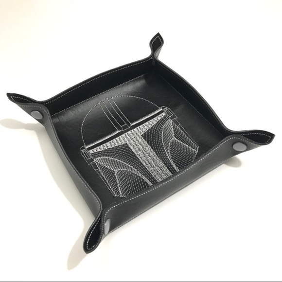 Mandalorian Helmet Dice Tray - Black - Picture 2 of 6